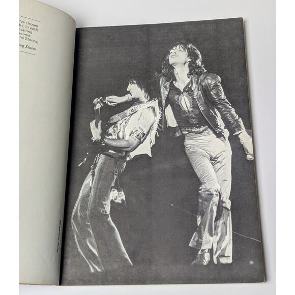 Vtg 2 Book Lot The Rolling Stones A Biography 1979 TRS 24 Posters 1983 Free Ship - Picture 4 of 12
